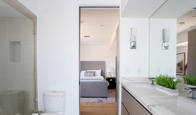 305 Venice Way, Venice CA 90291