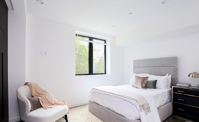 305 Venice Way, Venice CA 90291
