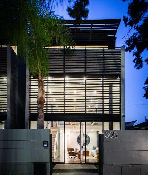 305 Venice Way, Venice CA 90291