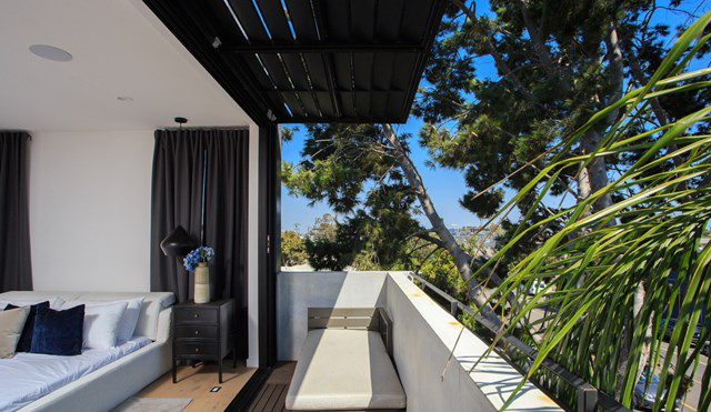 305 Venice Way, Venice CA 90291