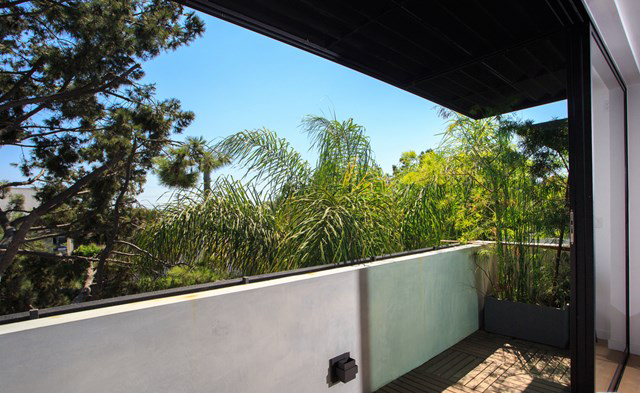 305 Venice Way, Venice CA 90291