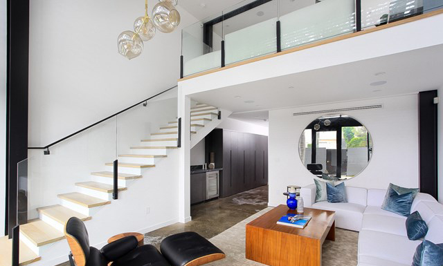 305 Venice Way, Venice CA 90291