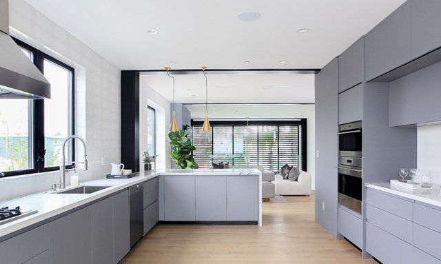 305 Venice Way, Venice CA 90291