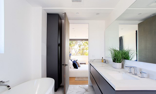 305 Venice Way, Venice CA 90291