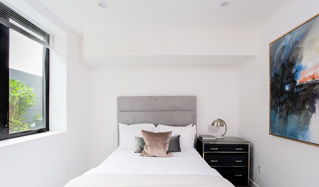 305 Venice Way, Venice CA 90291