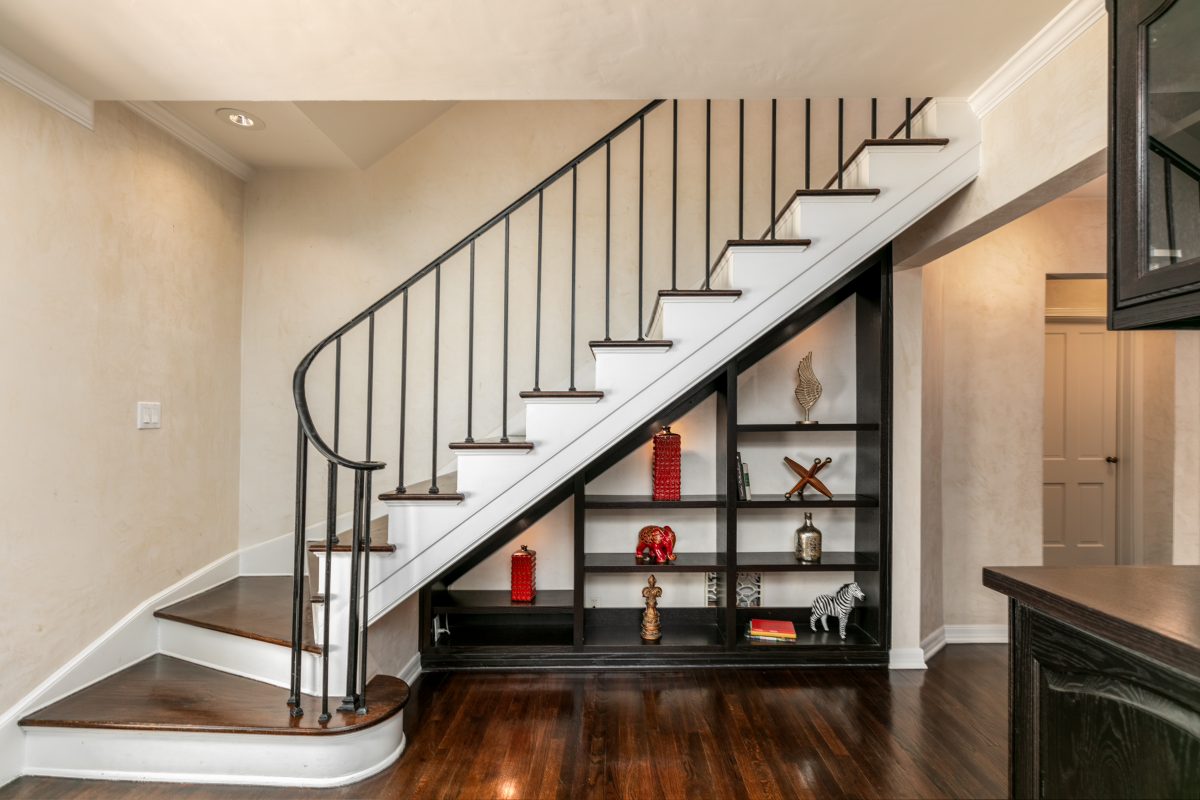 1622 Sunset Plaza Drive, Los Angeles 90069