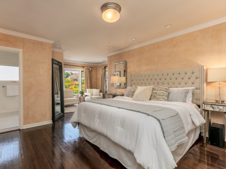 1622 Sunset Plaza Drive, Los Angeles 90069