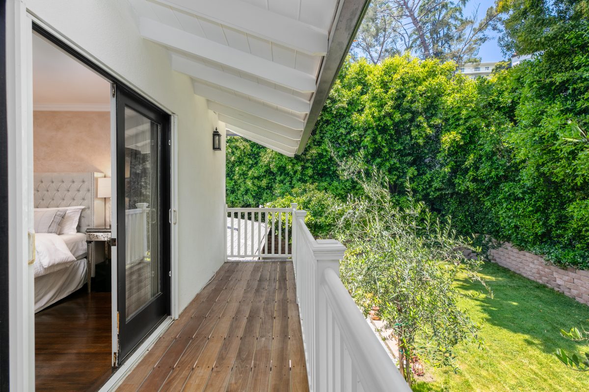 1622 Sunset Plaza Drive, Los Angeles 90069