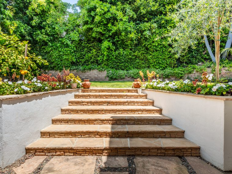 1622 Sunset Plaza Drive, Los Angeles 90069