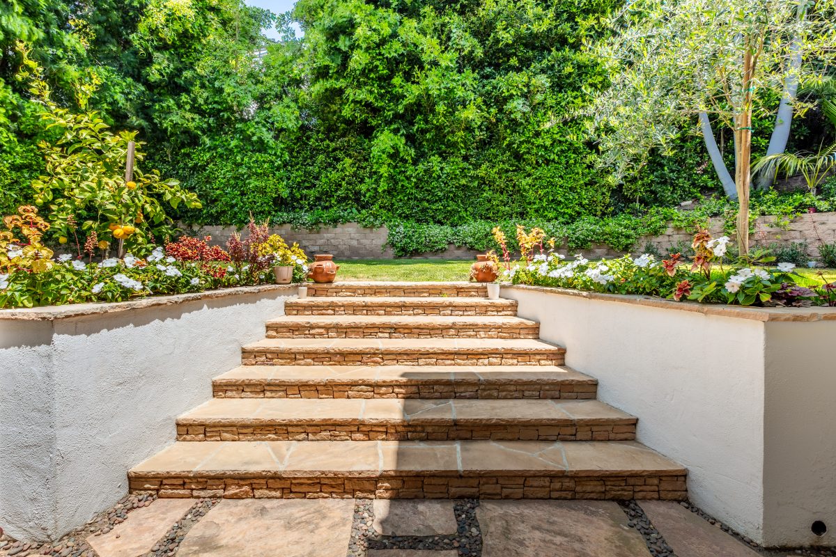 1622 Sunset Plaza Drive, Los Angeles 90069