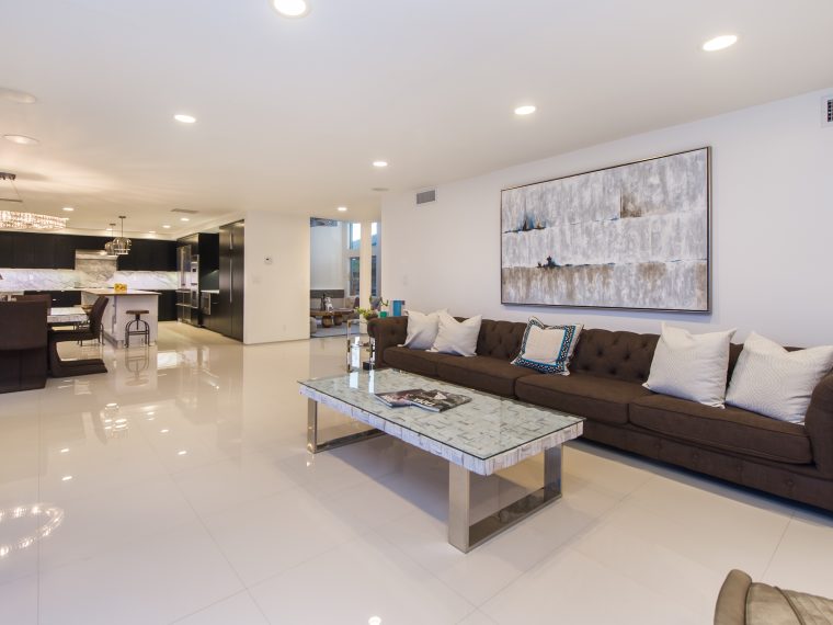 7984 Oceanus Dr, LOS ANGELES CA 90046