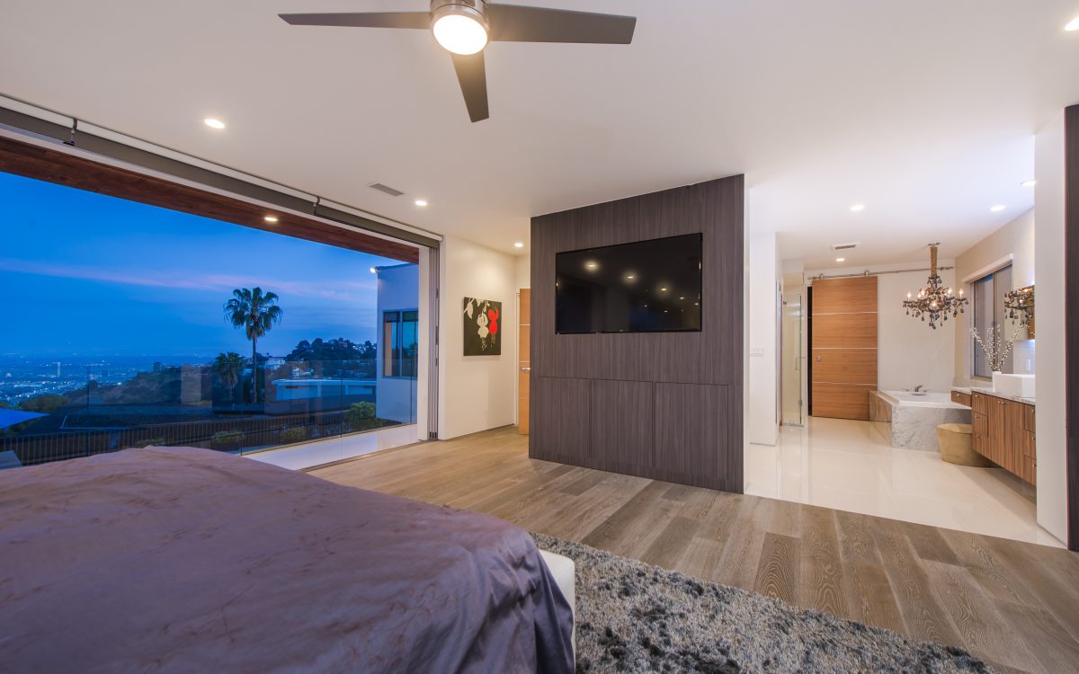 7984 Oceanus Dr, LOS ANGELES CA 90046