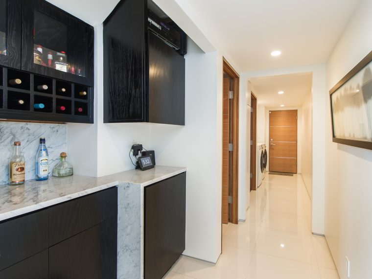 7984 Oceanus Dr, LOS ANGELES CA 90046
