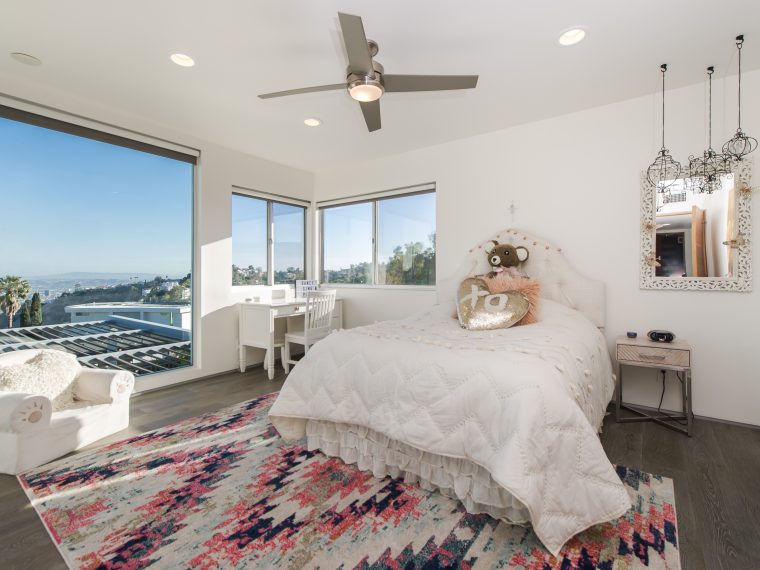 7984 Oceanus Dr, LOS ANGELES CA 90046