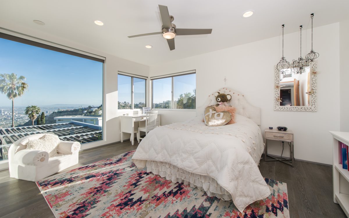 7984 Oceanus Dr, LOS ANGELES CA 90046