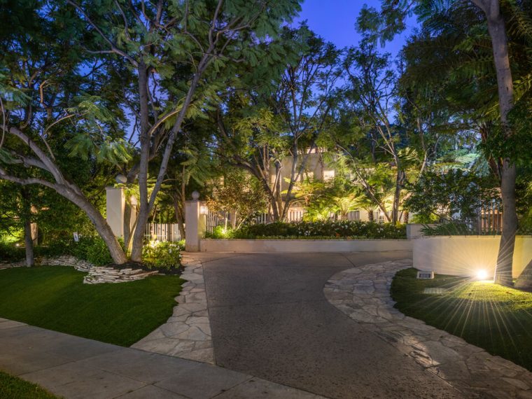 809 N. ALPINE DR, BEVERLY HILLS CA 90210