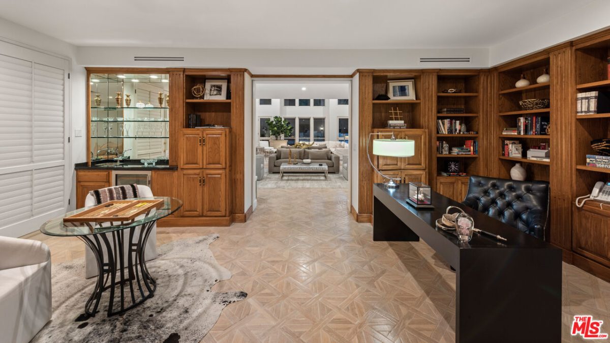 809 N. ALPINE DR, BEVERLY HILLS CA 90210