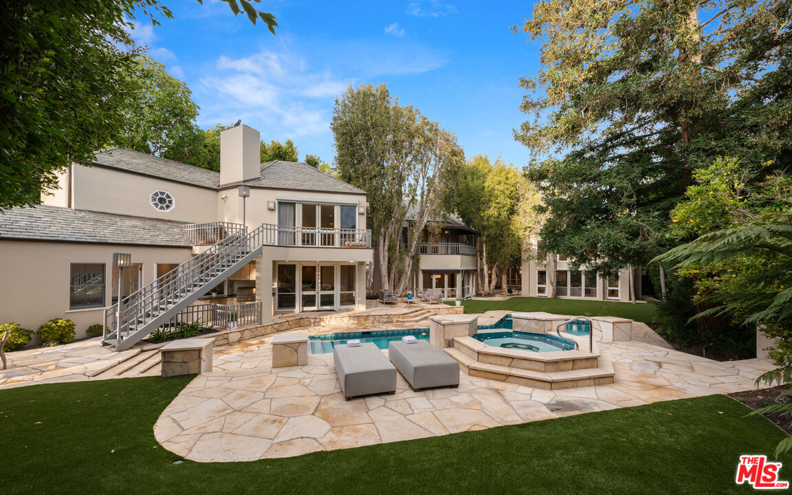 809 N. ALPINE DR, BEVERLY HILLS CA 90210