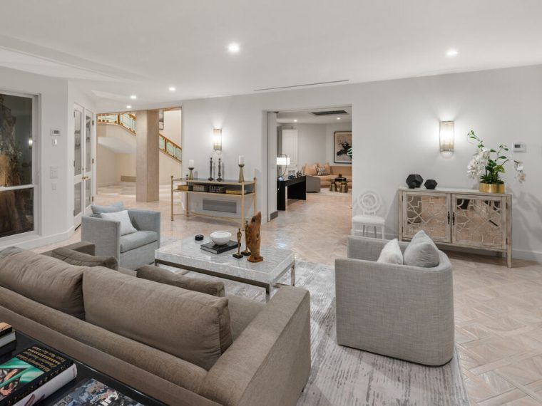 809 N. ALPINE DR, BEVERLY HILLS CA 90210