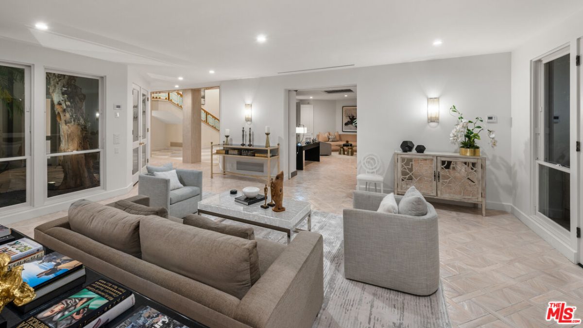 809 N. ALPINE DR, BEVERLY HILLS CA 90210