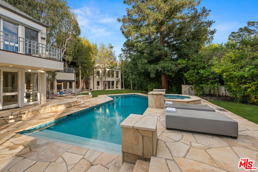 809 N. ALPINE DR, BEVERLY HILLS CA 90210