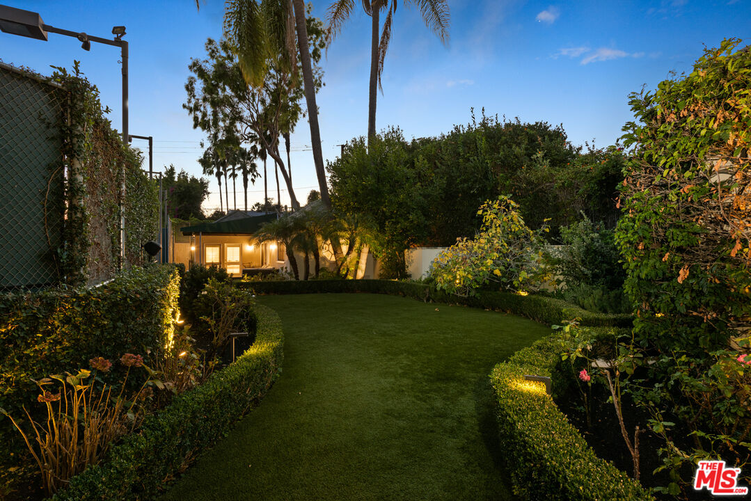 809 N. ALPINE DR, BEVERLY HILLS CA 90210