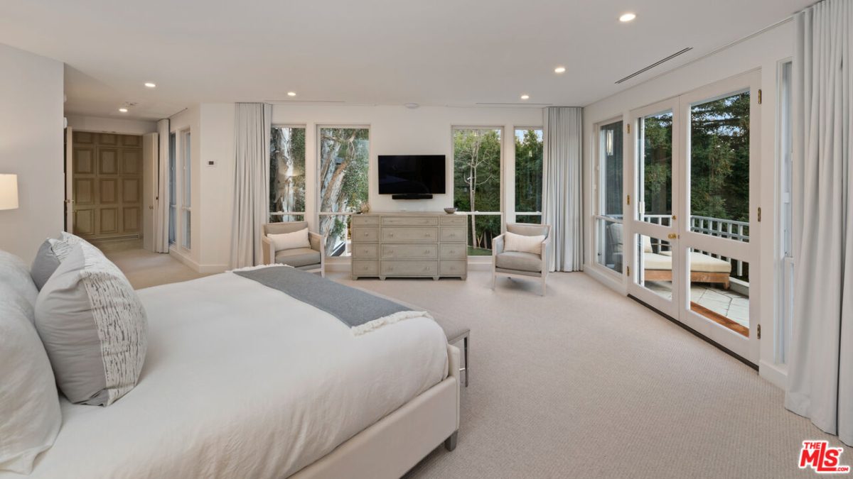 809 N. ALPINE DR, BEVERLY HILLS CA 90210