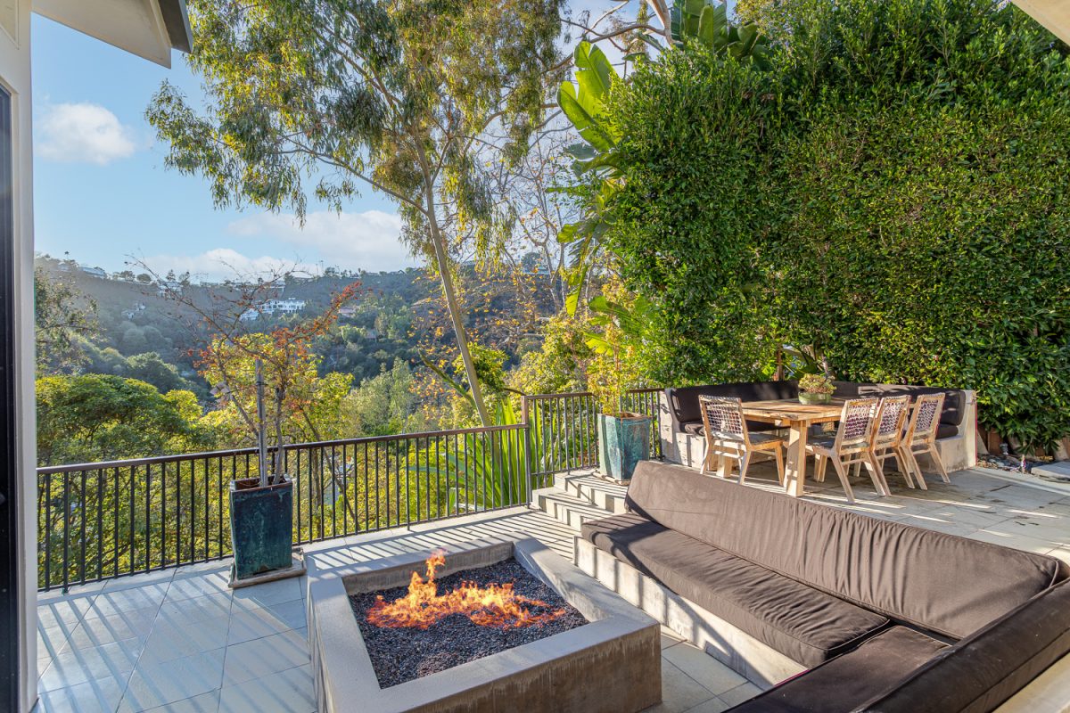10553 Rocca PI., Los Angeles 90077