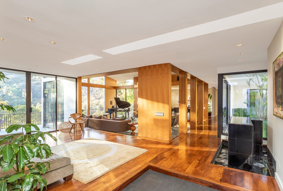 10553 Rocca PI., Los Angeles 90077