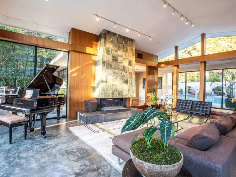 10553 Rocca PI., Los Angeles 90077