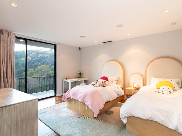 10553 Rocca PI., Los Angeles 90077