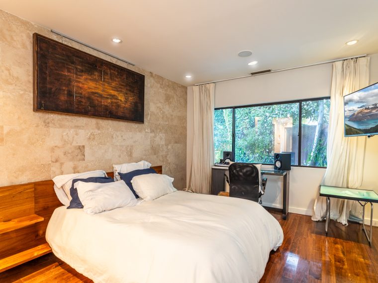10553 Rocca PI., Los Angeles 90077