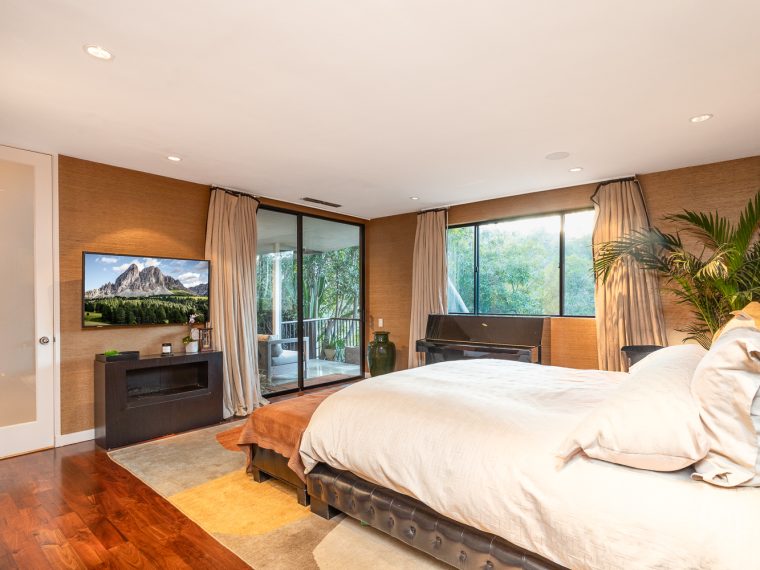 10553 Rocca PI., Los Angeles 90077