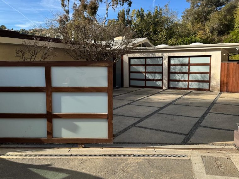 10553 Rocca PI., Los Angeles 90077
